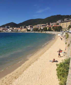 AJACCIO / CENTRE VILLE / PORT 2mn / PARKING PROCHE/ TOUTES COMMODITES